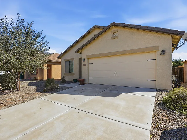 6737 S Cut Bow Dr — Photo 2