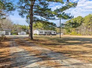 200 Twin Oak Rd, Maysville, NC 28555