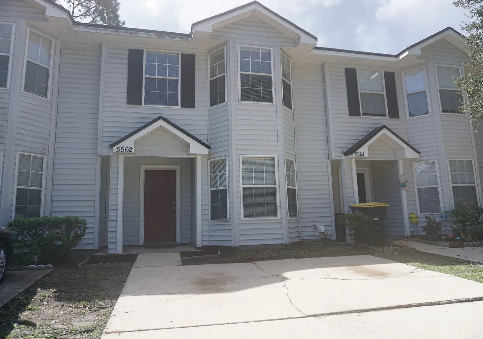 Spacious town home in west Jacksonville — Photo 1