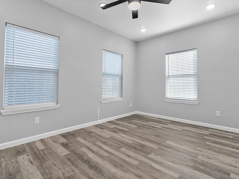 3512 Hamilton Ave — Photo 6