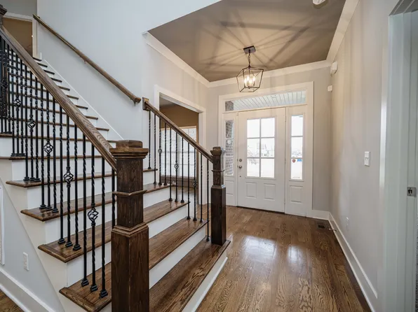 718 Dallas Ct, Murfreesboro, TN 37130