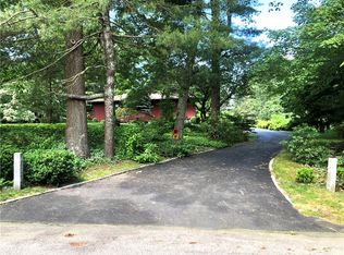 16 Saratoga Ave, Westerly, RI 02891