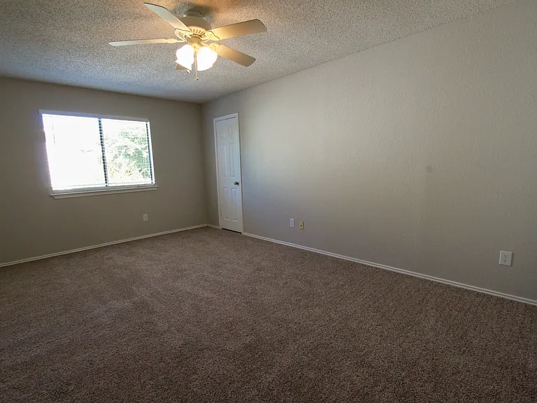 1809 Fawn Ridge Trl — Photo 28