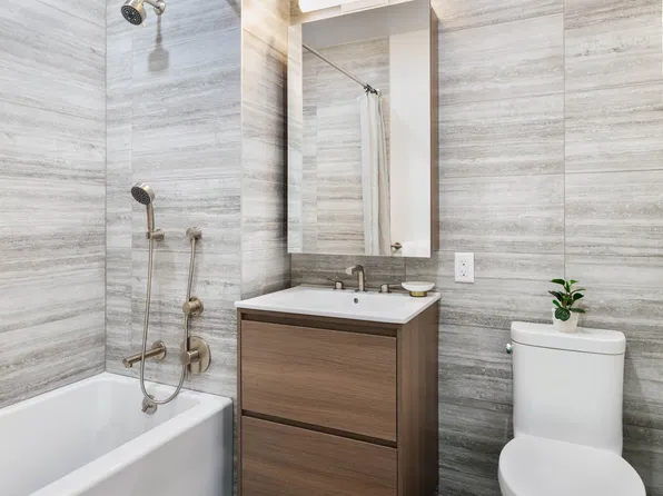 69-65 Yellowstone Boulevard image 3 of 6