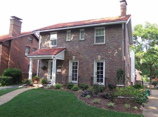 421 Carswold Dr, Saint Louis, MO 63105
