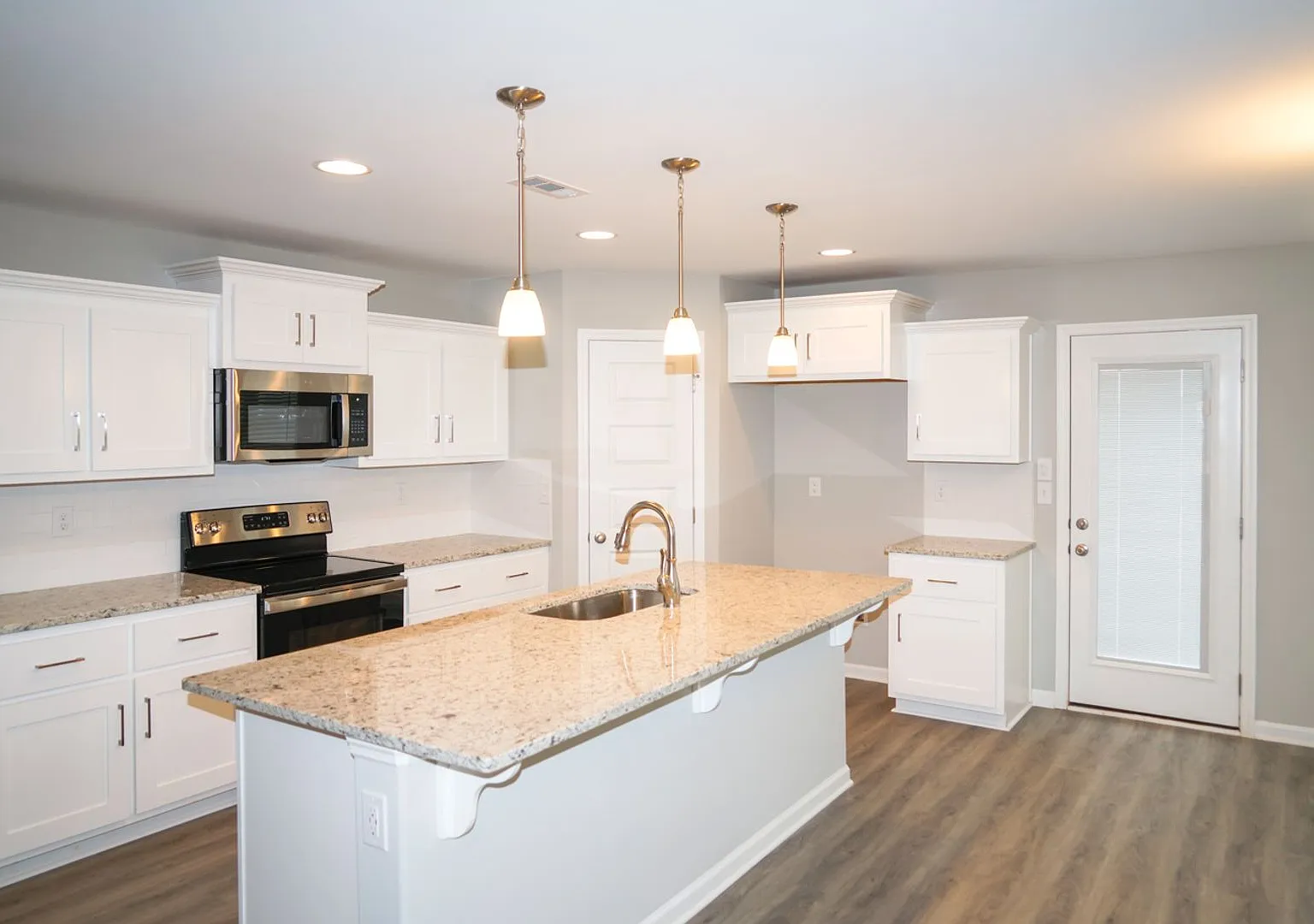 Welcome Home to This Spacious Meridianville Gem Near Huntsville — Photo 3