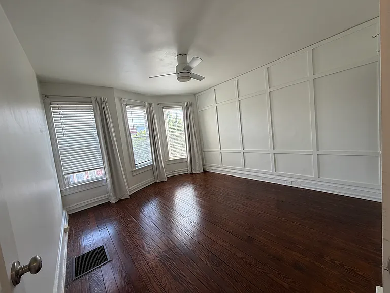 806 Wellington St — Photo 6