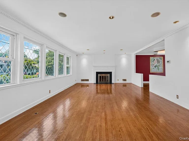 1155 Webster Ave — Photo 9