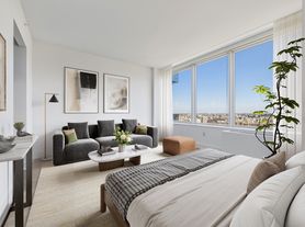 86 Fleet Pl