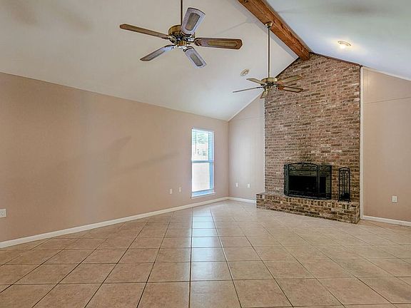 4th image of 408 Tanglewood Dr