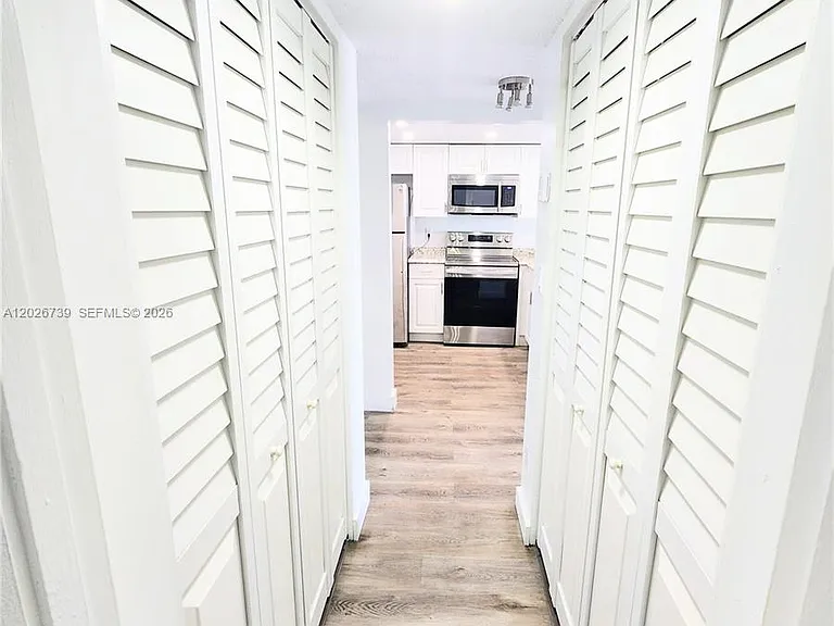 16465 NE 22nd Ave #610 — Photo 16