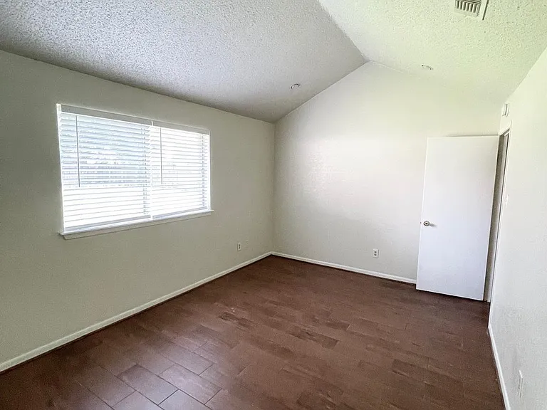 4115 Issacks Way — Photo 5