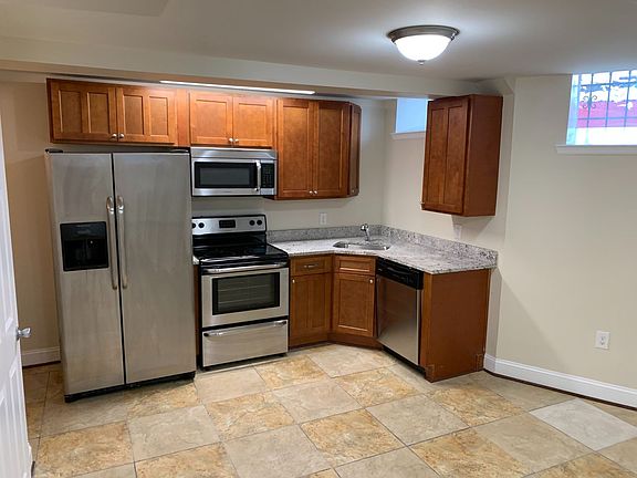 2nd image of 841 Whitelock St APT 847-2