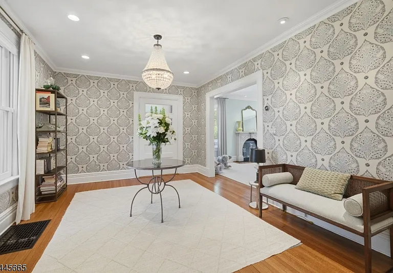 40 Oakwood Ave — Photo 5
