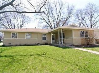 297 Tower Ln, Elk Grove Village, IL 60007