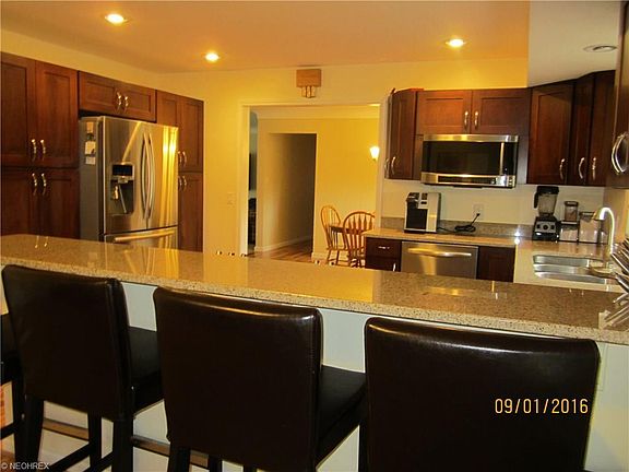 3rd image of 1141 Mayfair Dr