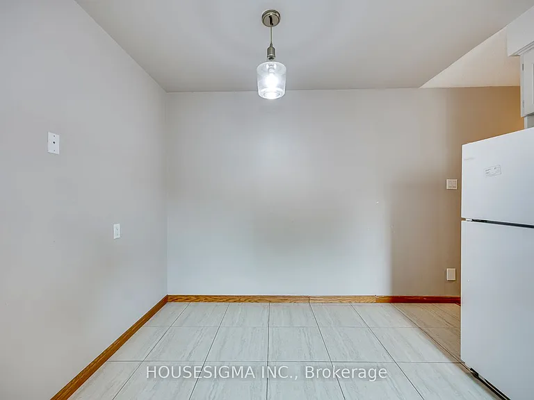 115 Scenic Wood Cres — Photo 12