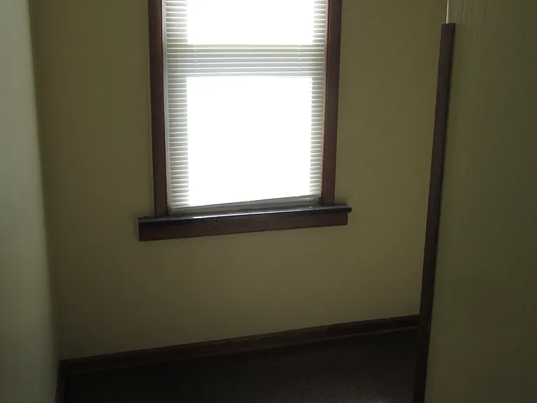 1208 Holmes St — Photo 5