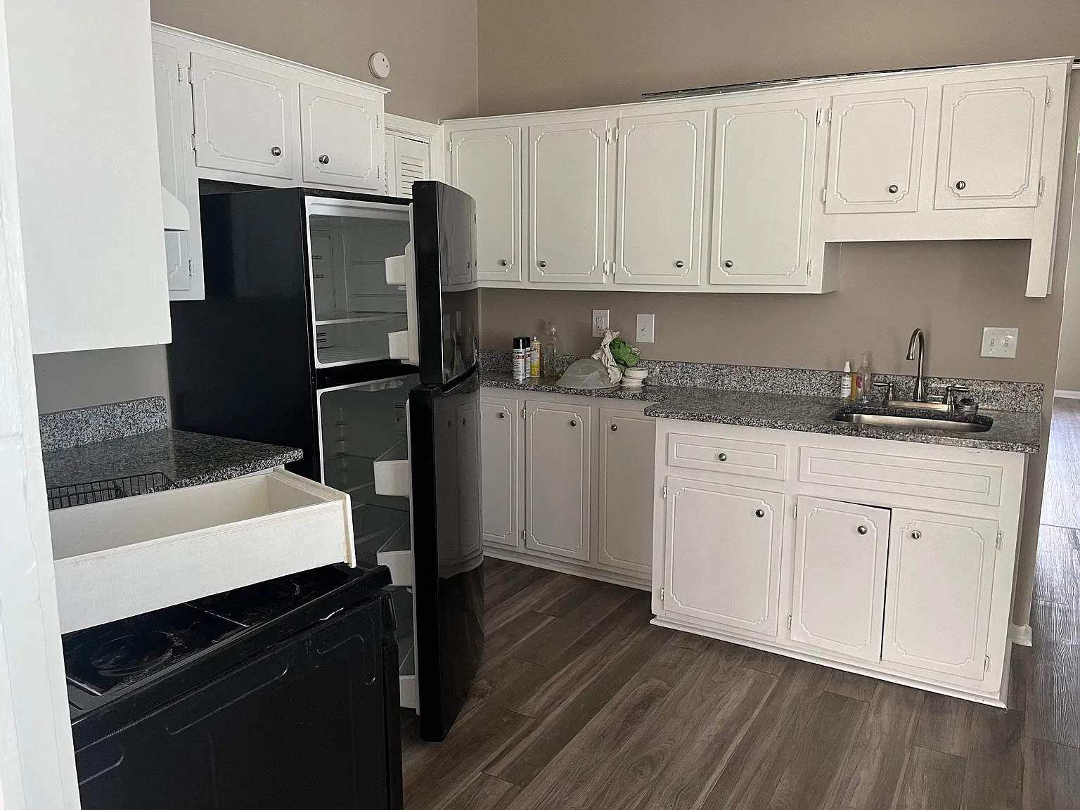 1 bed, 1100 sqft, $1,200 — Photo 4