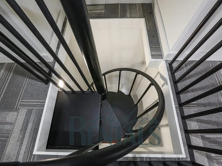 485 Boulevard Way — Photo 42