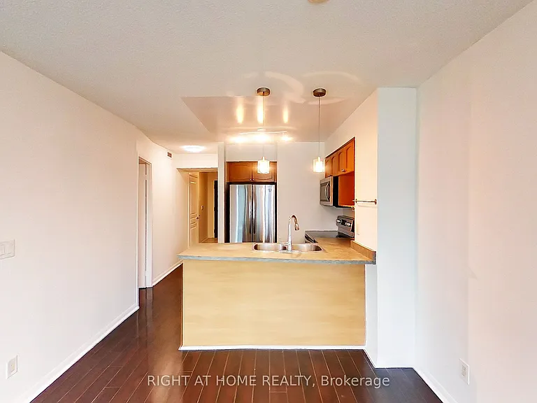 18 Yonge St #1813 — Photo 14