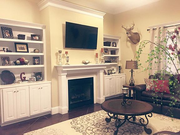 Gas fireplace & built ins
