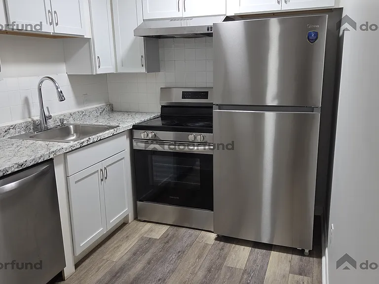 174 Columbus St #4 — Photo 5