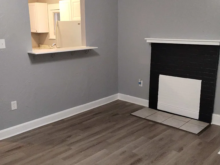 829 N Oleander Ave — Photo 6
