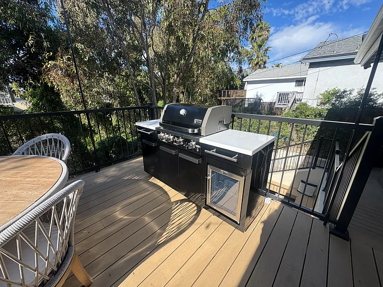 150 Loma Ln — Photo 31