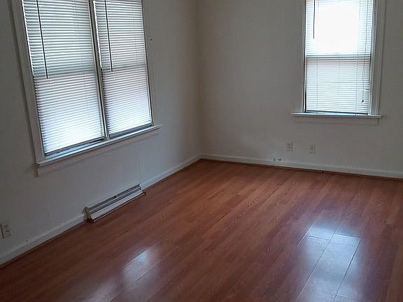 4th image of 9700 Winkler Dr