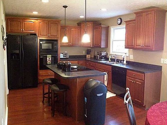 4th image of 2799 Amberwood Dr