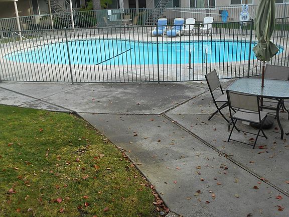 3rd image of 60 W Latimer Ave