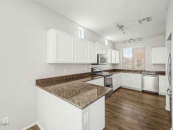 5th image of 889 E STOTTLER Drive