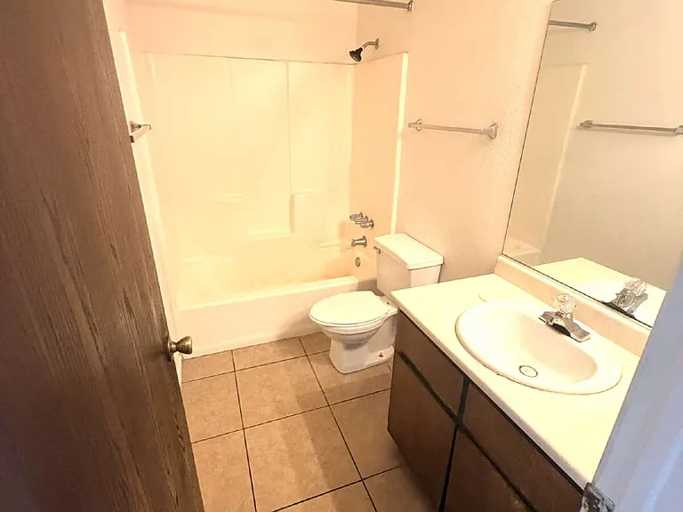 1504 E 29th Ave #2 — Photo 5