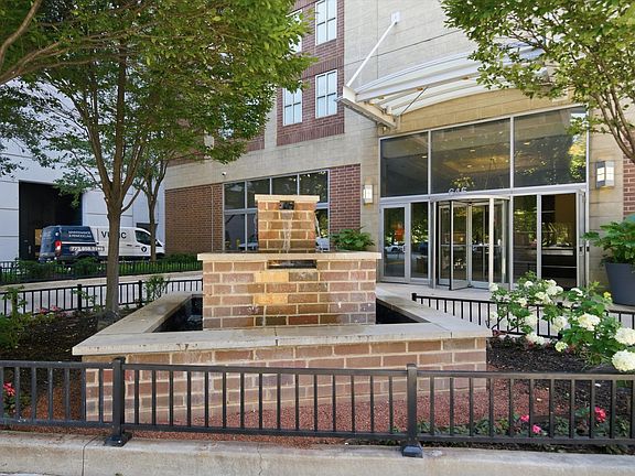 3rd image of 645 N Kingsbury St APT 2407