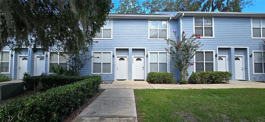 2 bed, 2.5 bath, 1176 sqft, $700 — Photo 1