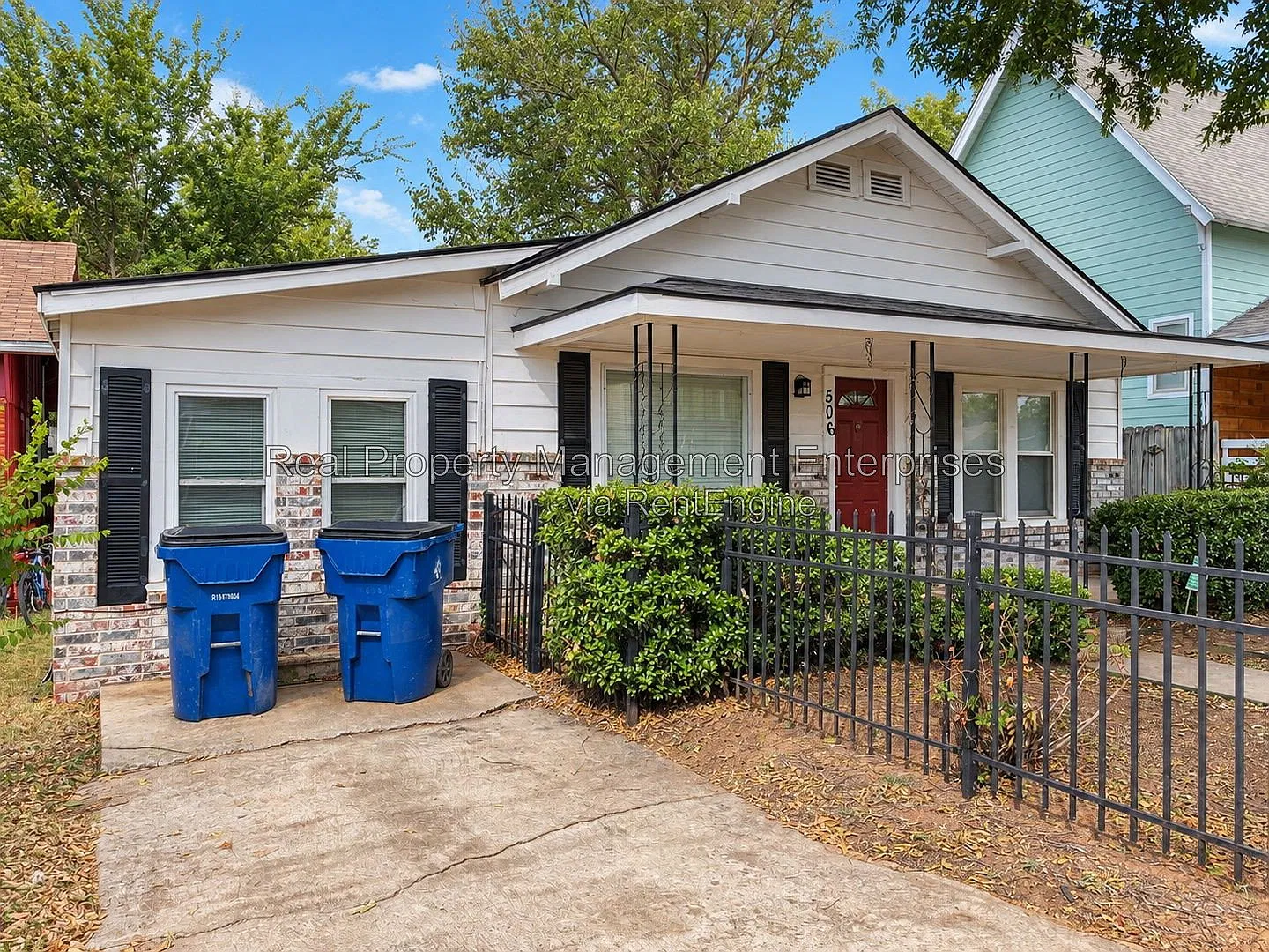 3 bed, 1.5 bath, 1000 sqft, $1,295 — Photo 1