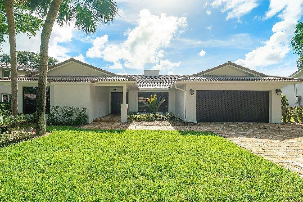 4 bed, 2.5 bath, 2391 sqft, $10,000 — Photo 1