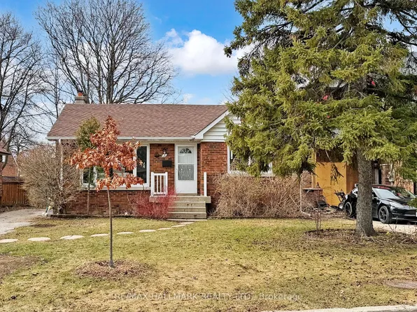 16 Marchington Cir, Toronto, ON M1R 3M4