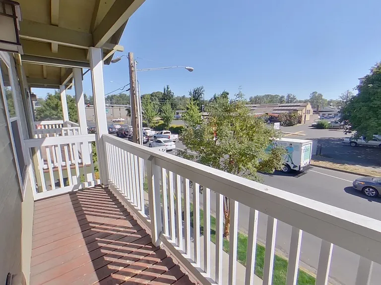 Hilyard Townhomes — Photo 37