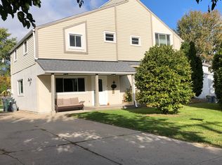 22702 Hoffman St, Saint Clair Shores, MI 48082