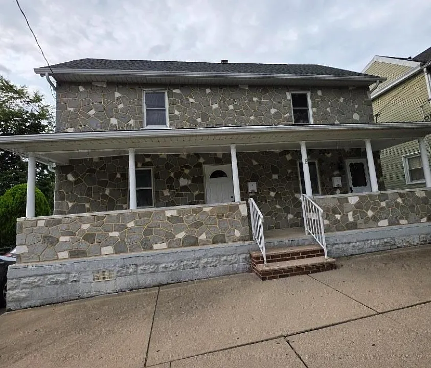 8 Clinton St
