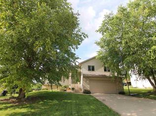 2037 Generry Dr, Coralville, IA 52241