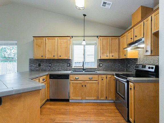2nd image of 6164 SE Golden St