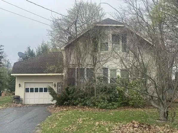 28 Franklin St, Dalton, MA 01226