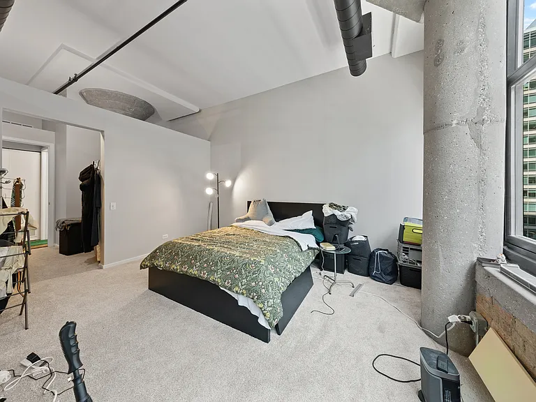 130 S Canal St #612 — Photo 11