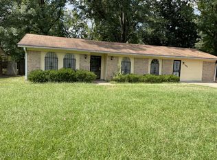 1483 Wooddell Dr, Jackson, MS 39212