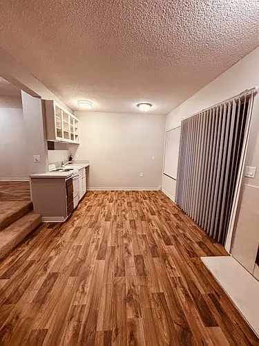 1st image of 1071 108th Ave NE APT 6