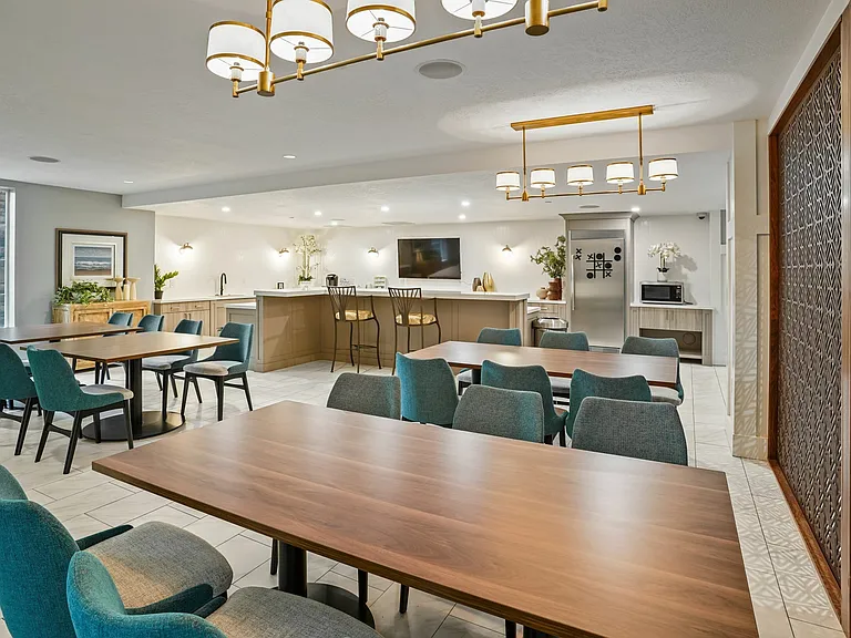 Resident Dining