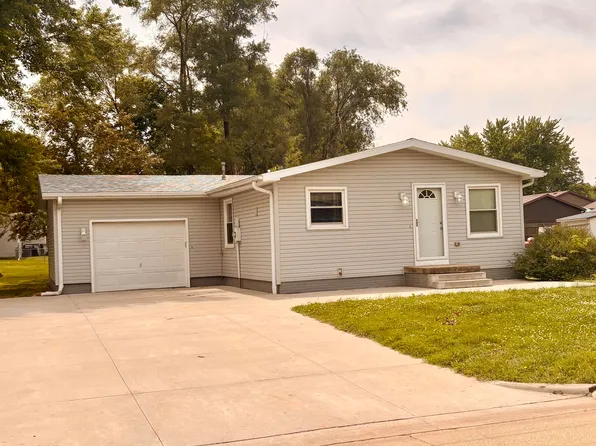 912 College St, Boone, IA 50036